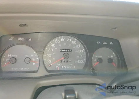 2002 Mercury Grand Marquis Gs z USA, uszkodzony, nr VIN 2MEFM74WX2X626776